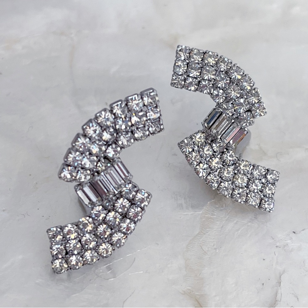 Picture of Romantic Table Decor From Alchemy Fine Events & Isari Flower Studio